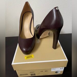 Michael Michael Kors Ethel Pump Leather, Barolo, Like New